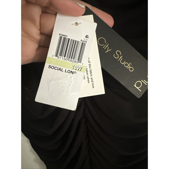 City Studios Women's Plus Size One-Shoulder Feather-Cuff Gown Dress Black 18W - Picture 12 of 12